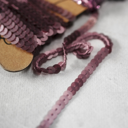 TAŚMA CEKINY WIŚNIOWE MAT