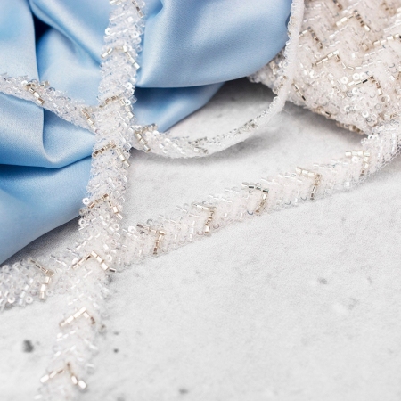 TAŚMA OZDOBNA KORALIKI NA TIULU