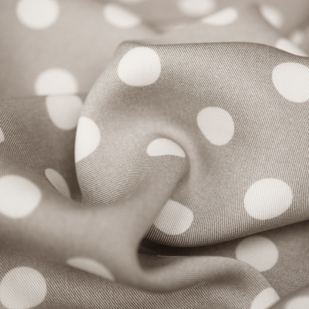 TKANINA WISKOZA GROSZKI SZAROŚĆ GÓR (1,4 cm)